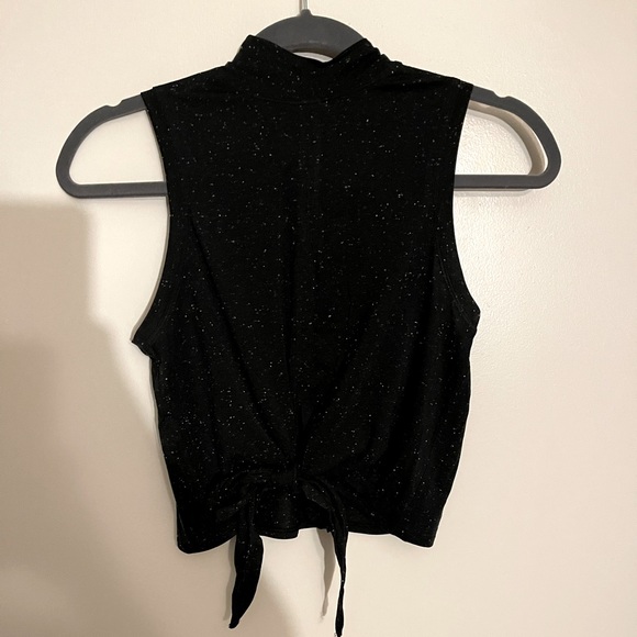 never worn ❎Time to Restore Lululemon size 2 mock crop tank - Picture 2 of 4